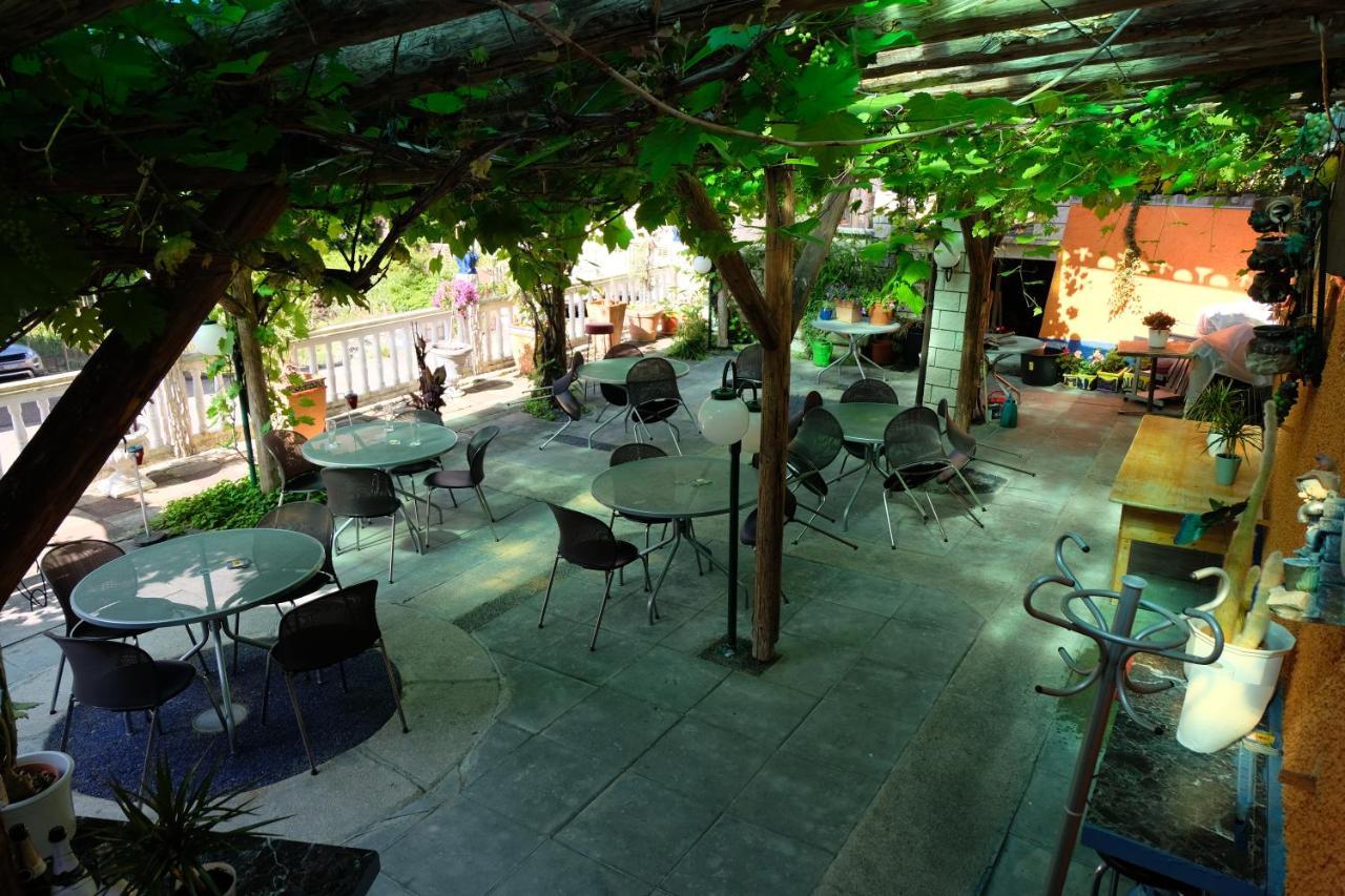 Hotel-Restaurant Don Pepe Kleinlutzel Екстер'єр фото